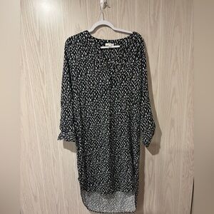 Alex & Lili Black and White Patterned Hi-Low Long Sleeve Dress